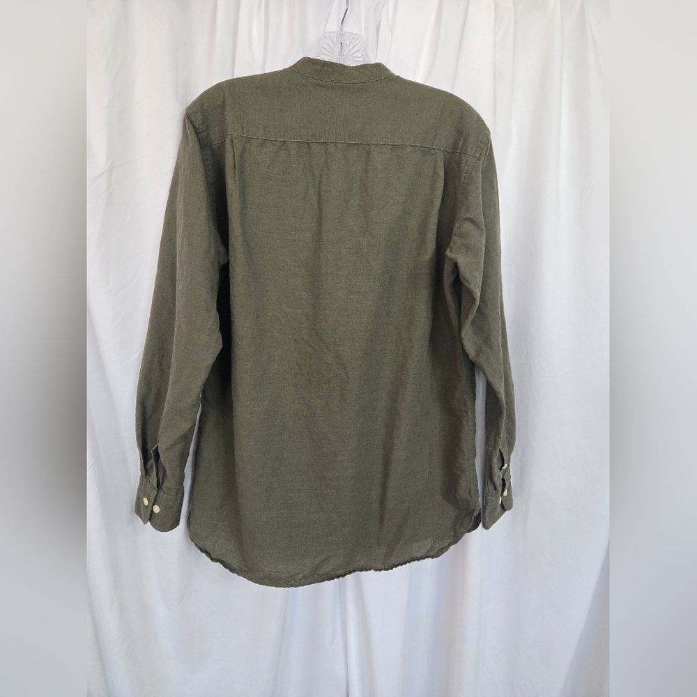 Uniqlo Khaki Casual Button Up Fall Shirt - Picture 2 of 7